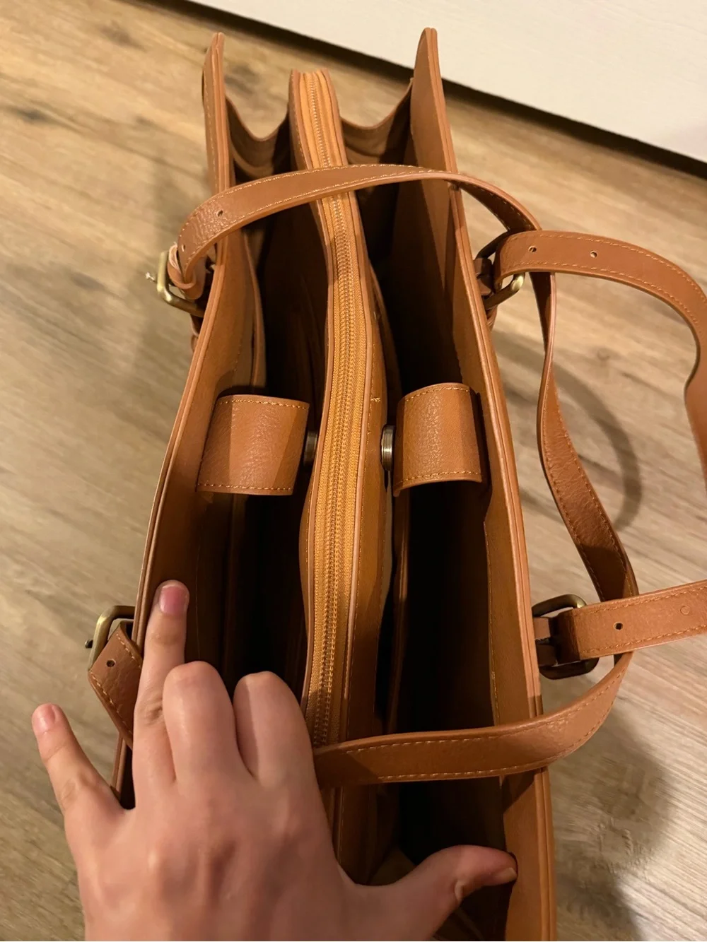 Women's Laptop Tote Bag in Cognac Brown